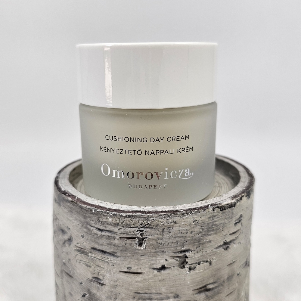 Omorovicza Budapest cushioning day cream 1.7 fl oz 50ml - Picture 3 of 6